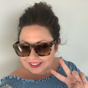 Meet your Posher, Carly